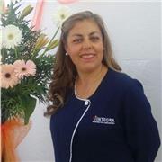 soy educadora de párvulos con más de 25 años de experiencia laboral. ayudo a pequeños como educadora diferencial y además se lenguaje de señas